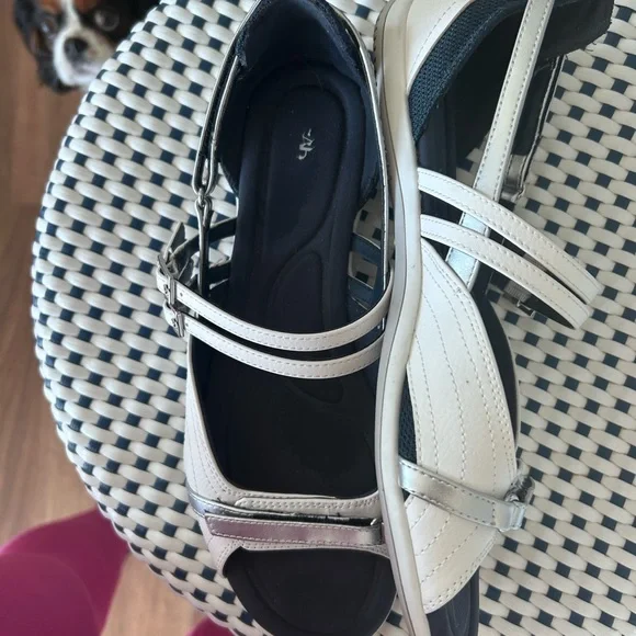 Zara Chic White and Silver Sandals - Picture 6 of 6